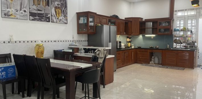 BÁN NHÀ 3 TẦNG ĐỐI DIỆN VẠN PHÚC CITY – 8,6 TỶ