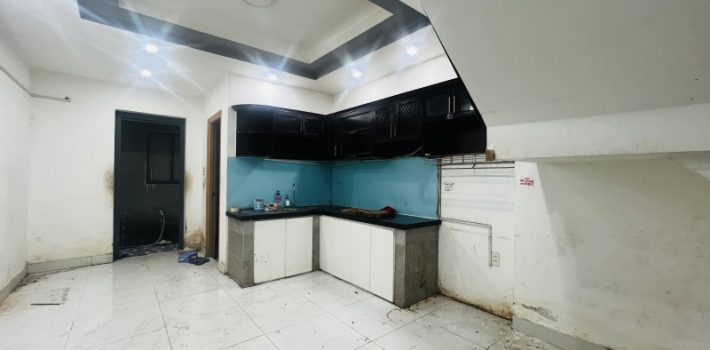 BÁN NHÀ MẶT TIỀN PHẠM VĂN ĐỒNG, DÒNG TIỀN 240TR/NĂM